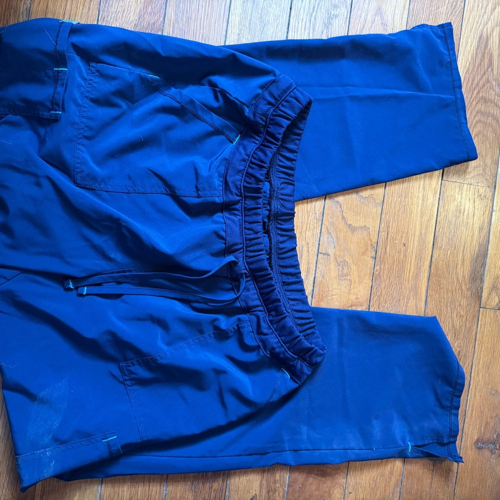 Scrub set - Picture 3 of 4